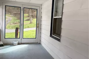 668 Springview Rd, East Liverpool, OH 43920 - Photo 8