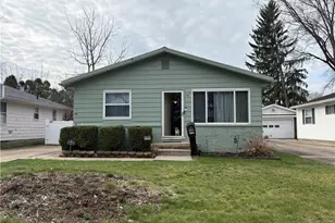 492 Franklin Ave, Cuyahoga Falls, OH 44221 - Photo 1