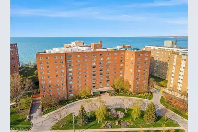 11820 Edgewater Drive #915, Oakwood, OH 44107 - Photo 2