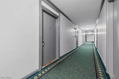 11820 Edgewater Drive #915, Oakwood, OH 44107 - Photo 8