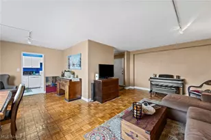 11820 Edgewater Dr, Oakwood, OH 44107 - Photo 12