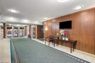 11820 Edgewater Drive #915, Oakwood, OH 44107 - Photo 4