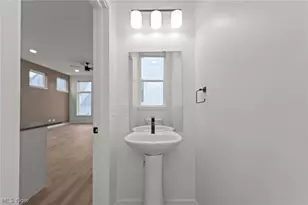 1928 W 47th St, Loveland, OH 44102 - Photo 8