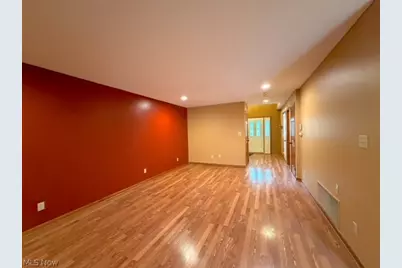 526 Oakdale Drive, Dover, OH 44622 - Photo 4