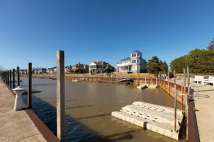 7016 E Sunview Dr, Lakeside Marblehead, OH 43440 - Photo 10