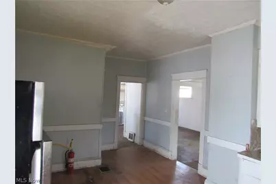 9618 Raymond Avenue, Loveland, OH 44104 - Photo 12