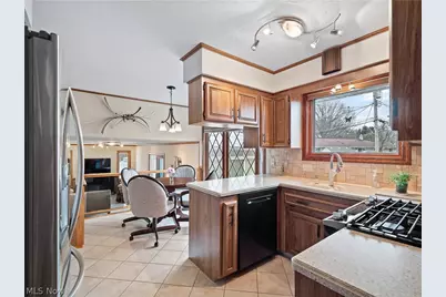 1044 Joy Oval, Green Hills, OH 44131 - Photo 14