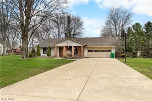 391 Kathleen Dr, Jefferson, OH 44047 - Photo 2