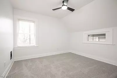 886 E 75th Street, Loveland, OH 44103 - Photo 10