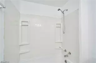 1181 Pondview Ave, Akron, OH 44305 - Photo 12