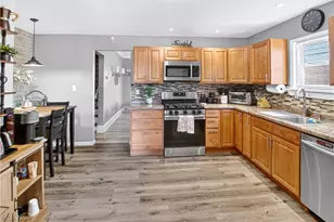 10903 Parkhurst Dr, Loveland, OH 44111 - Photo 6