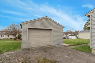 1859 Mathews Rd, Poland, OH 44514 - Photo 4