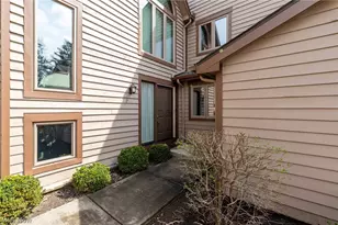 3 Windrush Ln, Beachwood, OH 44122 - Photo 2