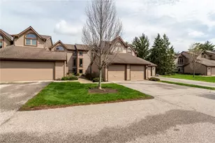 3 Windrush Ln, Beachwood, OH 44122 - Photo 32