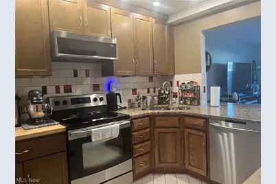 5553 Windrush Court, Parma, OH 44134 - Photo 8