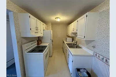 9721 Sunrise Boulevard #l-1, North Royalton, OH 44133 - Photo 10