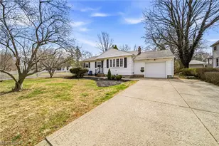 8462 Nowlen St, Mentor, OH 44060 - Photo 2