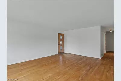 151 Roanoke Avenue, Cuyahoga Falls, OH 44221 - Photo 4