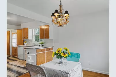 151 Roanoke Avenue, Cuyahoga Falls, OH 44221 - Photo 8