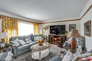 7295 Oakwood Rd, Parma, OH 44130 - Photo 4