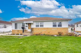7295 Oakwood Rd, Parma, OH 44130 - Photo 2