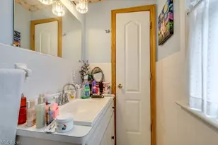 7295 Oakwood Rd, Parma, OH 44130 - Photo 18