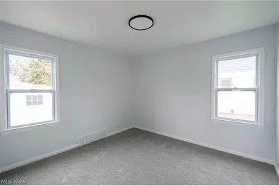 19200 Pasnow Avenue, Euclid, OH 44119 - Photo 12