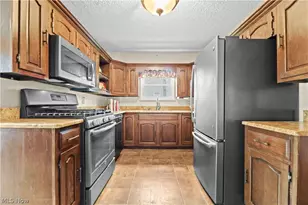 170 E Beech Street NE, Alliance, OH 44601 - Photo 16