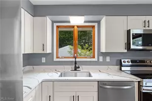 51235 Burrwood Dr, St Clairsville, OH 43947 - Photo 8