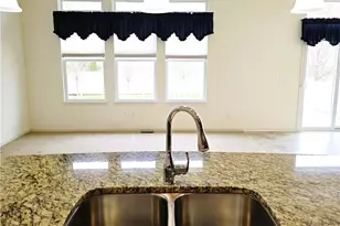 5137 Hartwell Ln, Brunswick Hills, OH 44212 - Photo 4