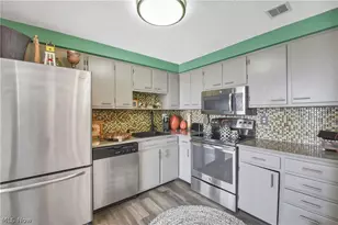 10301 Lake Ave, Oakwood, OH 44102 - Photo 16