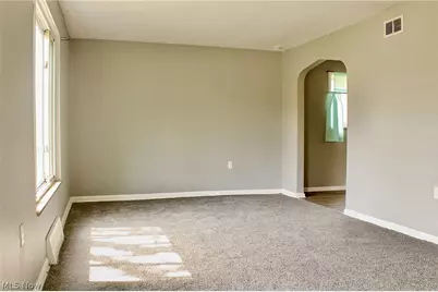 21131 Morris Avenue, Euclid, OH 44123 - Photo 4