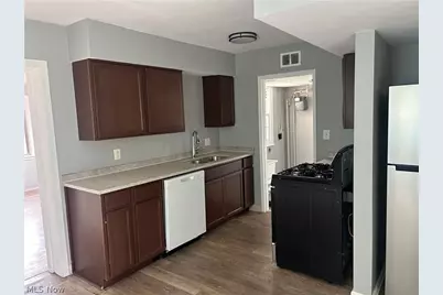 21131 Morris Avenue, Euclid, OH 44123 - Photo 4