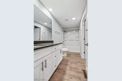 114 Ledbury Circle NE, Canton, OH 44721 - Photo 16