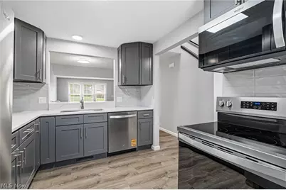 114 Ledbury Circle NE, Canton, OH 44721 - Photo 6