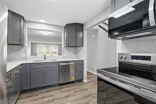 114 Ledbury Cir NE, Canton, OH 44721 - Photo 6