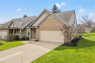 114 Ledbury Cir NE, Canton, OH 44721 - Photo 2