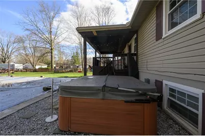 10770 Dot Avenue NE, Alliance, OH 44601 - Photo 28