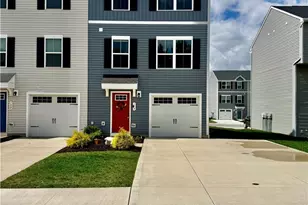 114 Slate Rdg Dr, Barberton, OH 44203 - Photo 1