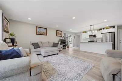 6101 Skylark Street SW, Canton, OH 44706 - Photo 10