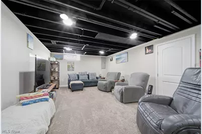 6101 Skylark Street SW, Canton, OH 44706 - Photo 24