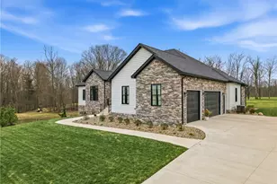 6879 Kyle Ridge Pointe, Canfield, OH 44406 - Photo 4