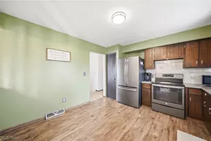 3992 Hilltop Dr, Brunswick, OH 44212 - Photo 10