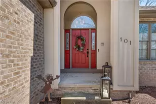 101 Pin Oak Pl, Campbell, OH 44405 - Photo 2