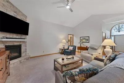 101 Pin Oak Place, Campbell, OH 44405 - Photo 4