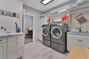 101 Pin Oak Pl, Campbell, OH 44405 - Photo 40