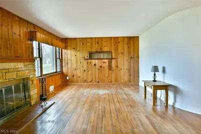 2262 Niles Cortland Road NE, Cortland, OH 44410 - Photo 6