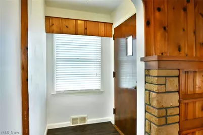2262 Niles Cortland Road NE, Cortland, OH 44410 - Photo 8