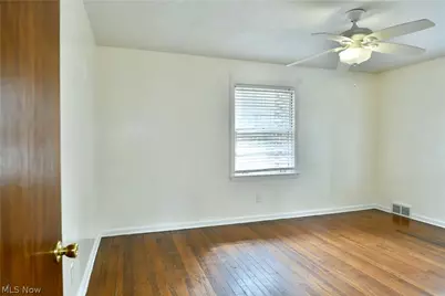 2262 Niles Cortland Road NE, Cortland, OH 44410 - Photo 16