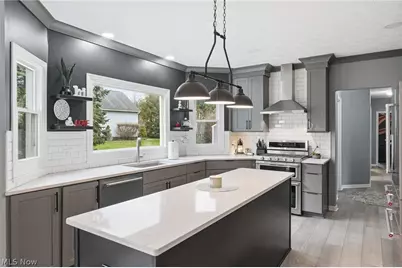 1576 Kings Arms Circle NW, Uniontown, OH 44685 - Photo 10